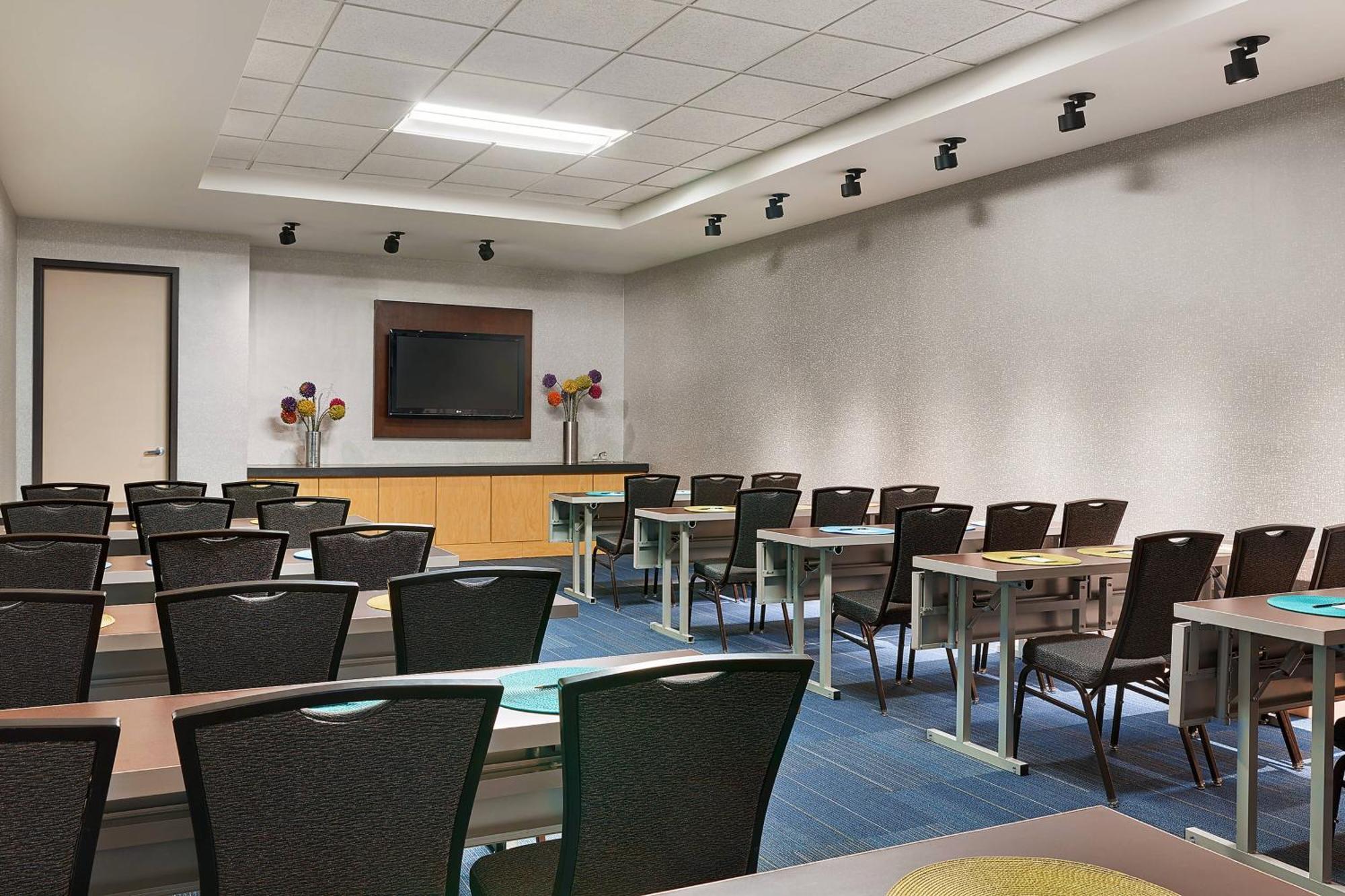 Aloft Denver Airport At Gateway Park Аурора Екстериор снимка